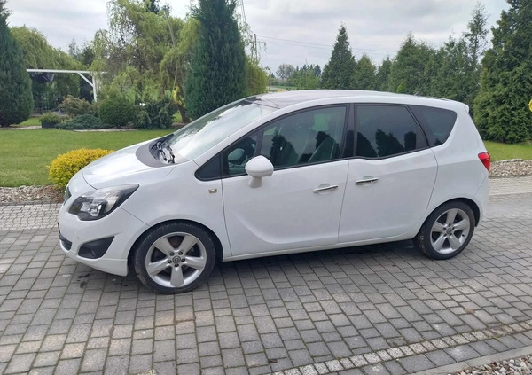 Opel Meriva cena 23900 przebieg: 151000, rok produkcji 2011 z Września małe 37